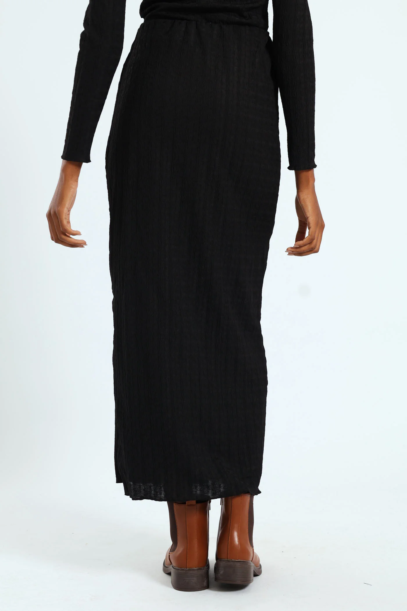 Crinkle Knit Tube Midaxi Skirt - Black - Image 2