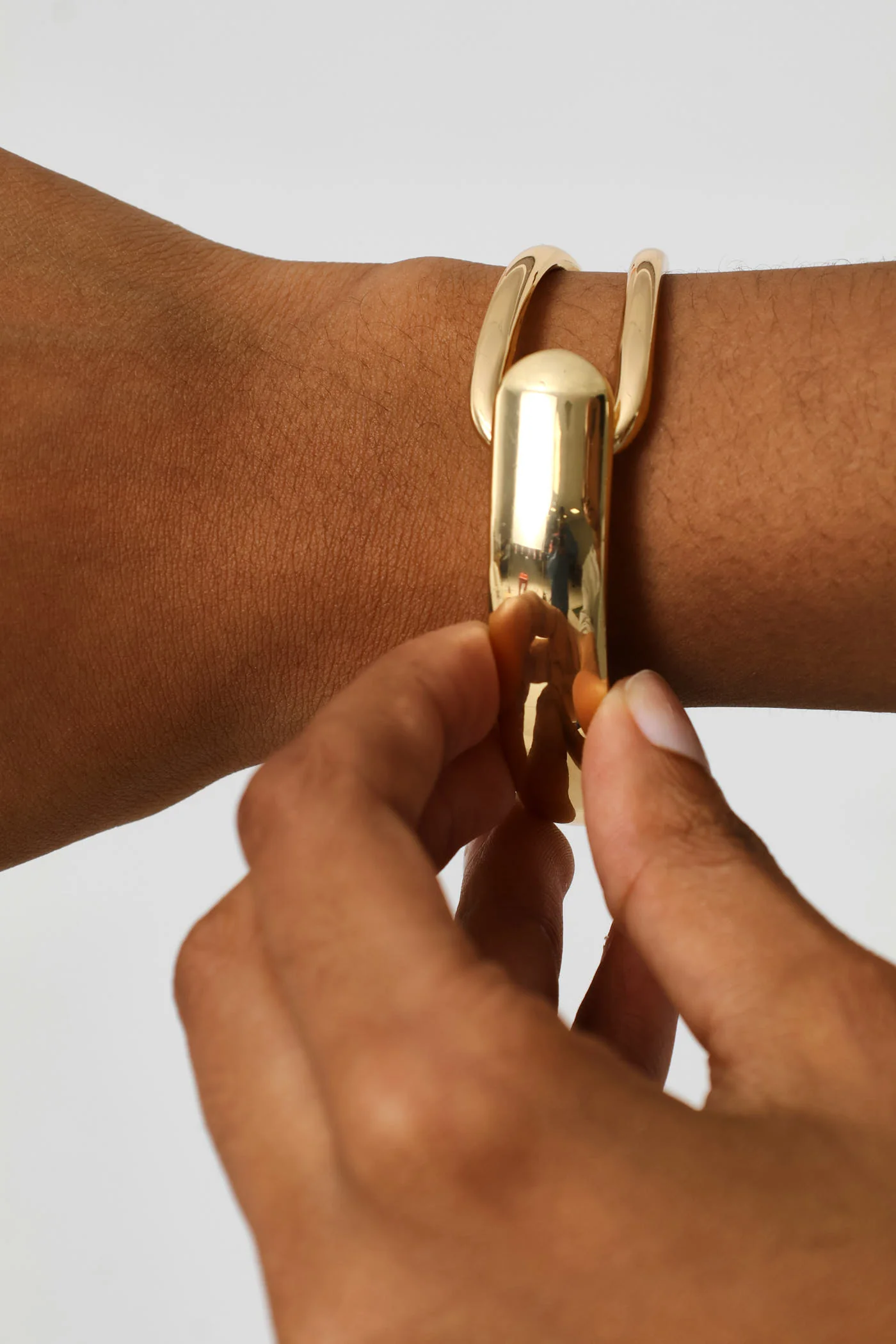 Cutout Cuff Bracelet - Gold - Image 4