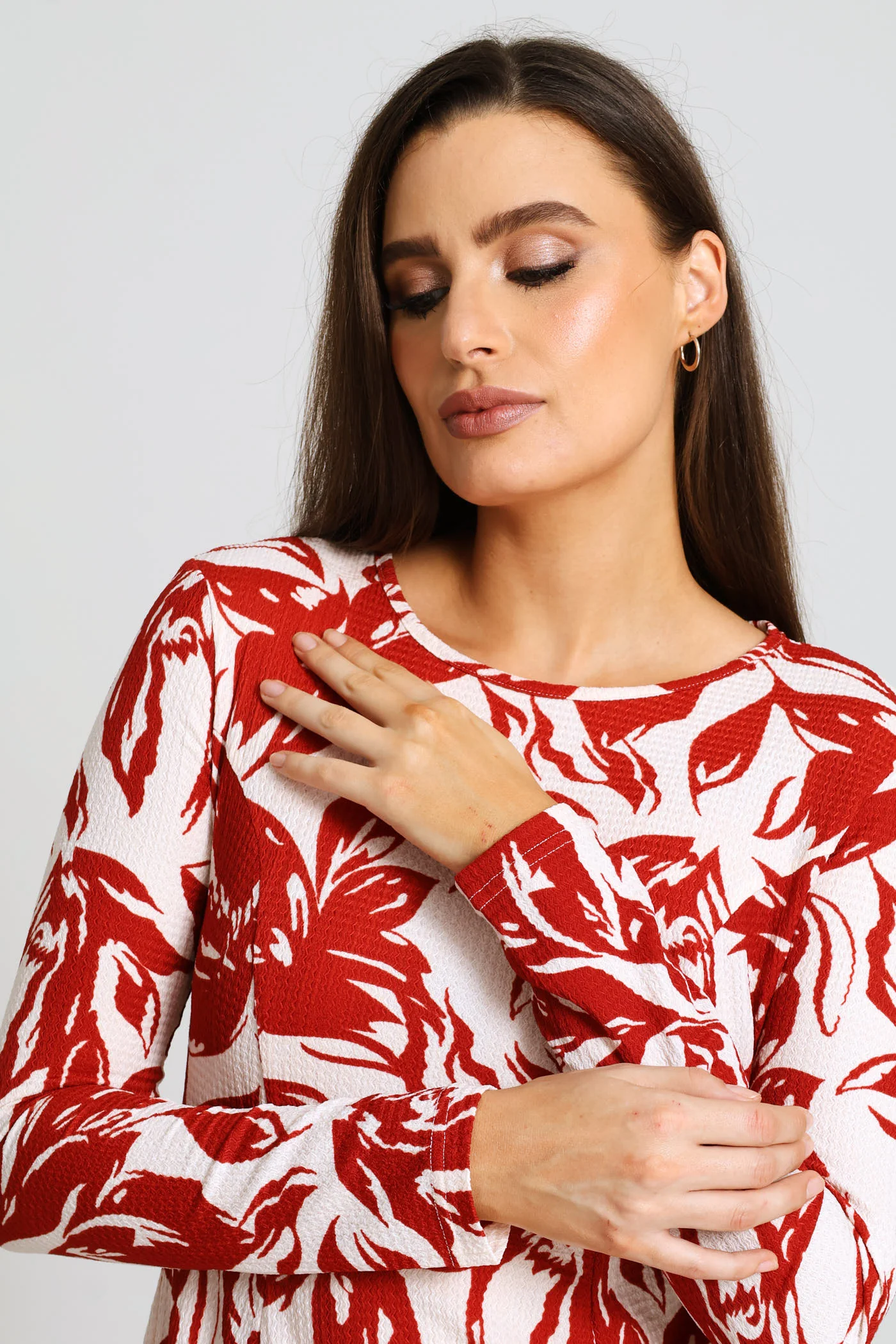 Fit & Flare Panelled Crinkle Midi Dress - White/Red - Image 2