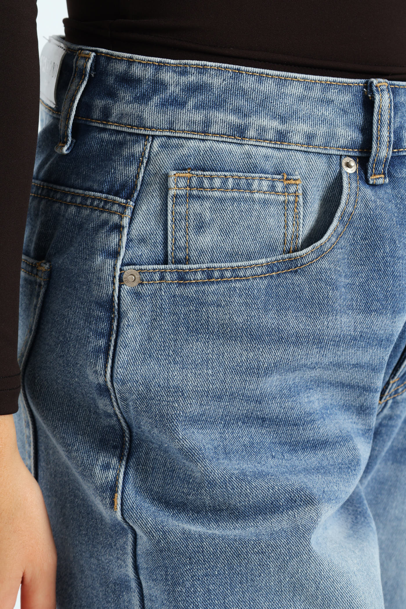 Forward Seam Barrel Jean - Mid Blue - Image 4