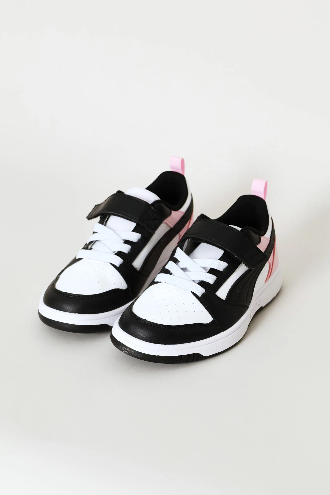 Girls Rebound V6 Lo Ac Plus Sneaker - Black/Pink - Image 3