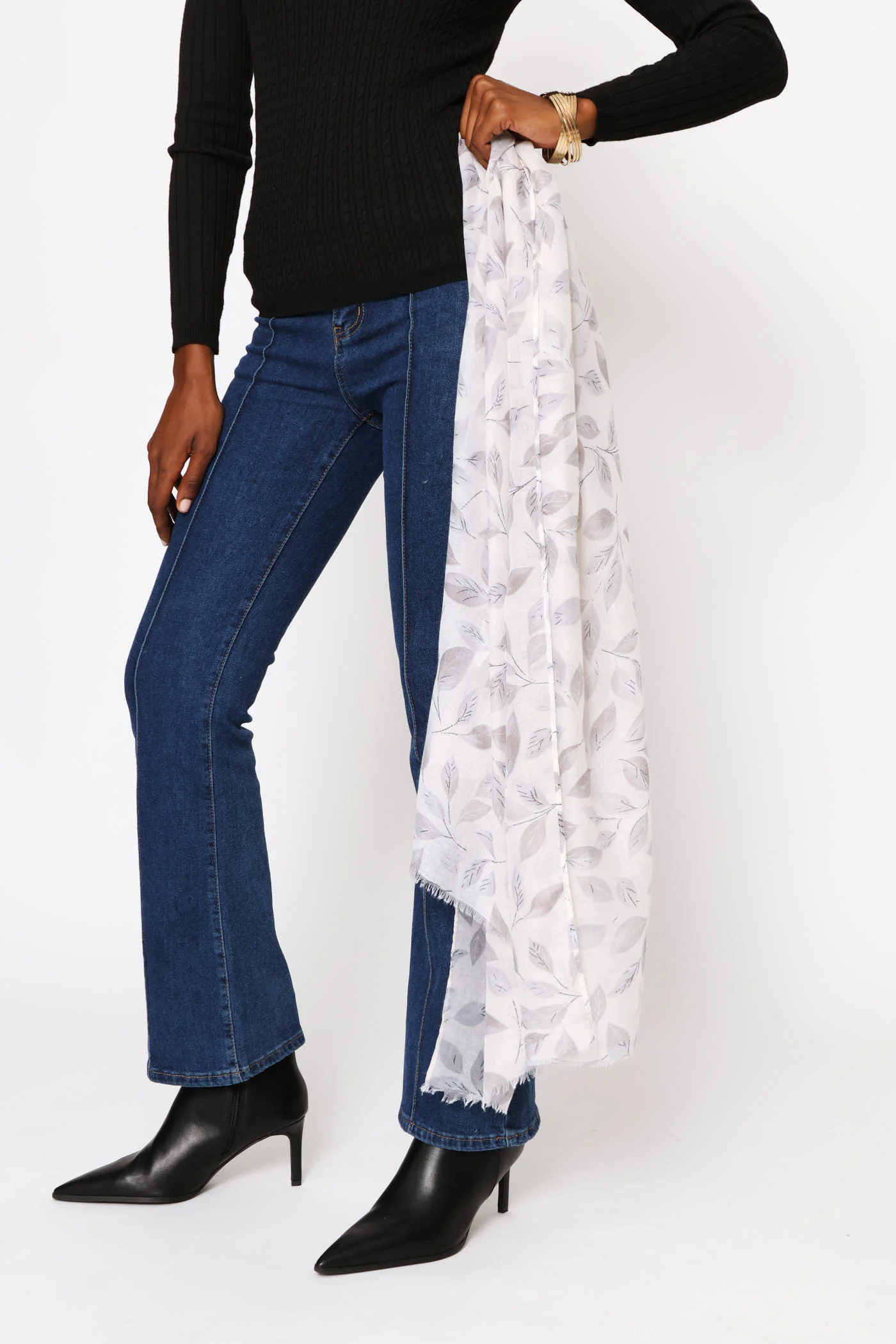 Leaf Print Soft Scarf - Light Grey - Image 2