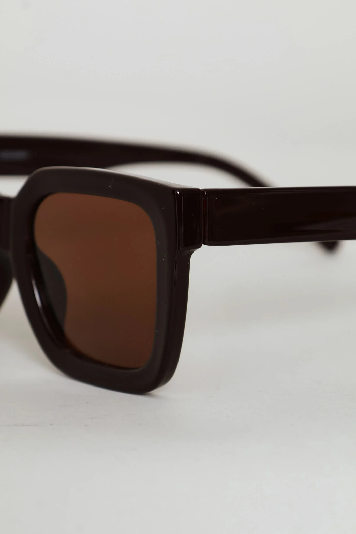 Square Plastic Frame Brown Lens Sunglasses - Chocolate - Image 3