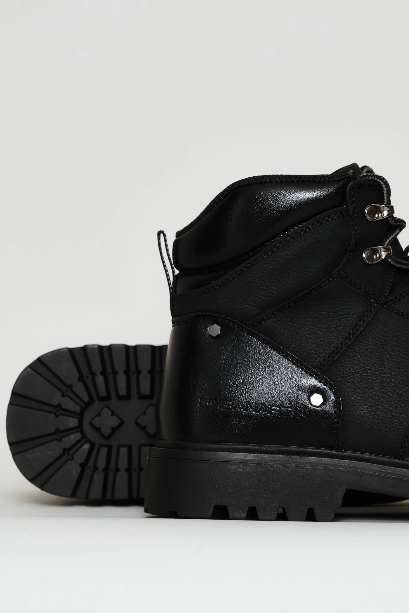Timba 16 Nubuck Boot - Black - Image 5