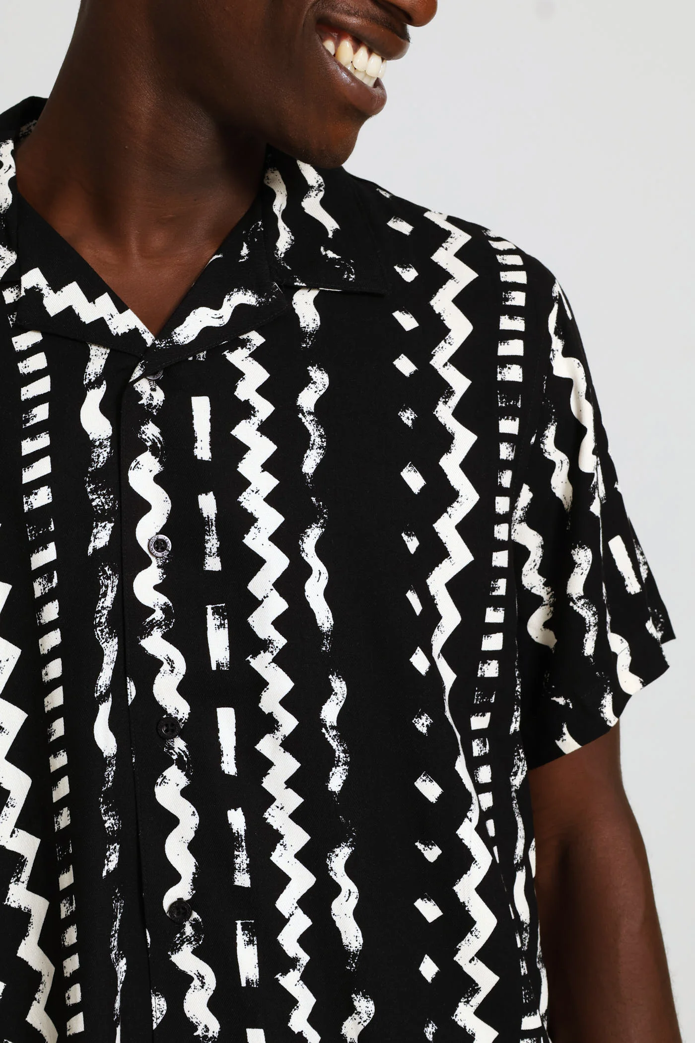 Wavy Viscose Shirt - Black - Image 2