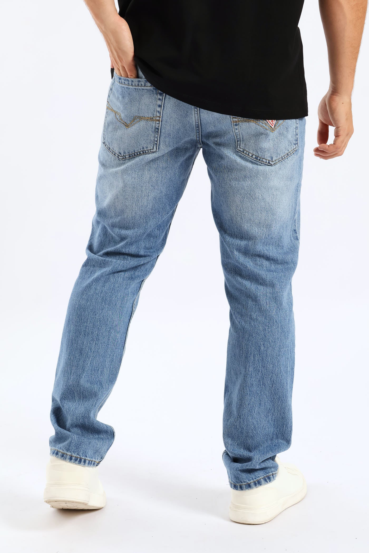 Will Slim Tapered Jean - Light Stonewash - Image 4